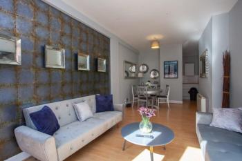 Modern and refurbished Flat in Merchant City, Glasgow (photo 3)