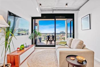 Ovation - New Footscray Apt w parking & pool, Melbourne (foto 2)