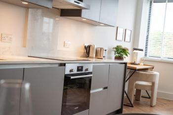 Stylish Spacious Apartment in Central Windsor, Windsor (fotografie 2)