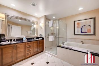 F1 Track View - Jacuzzi & Strip View Studio Suite, Las Vegas (foto 5)
