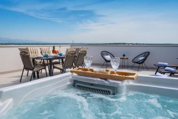 Luxury with jacuzzy on a private roof terrace, Nin (Foto 2)