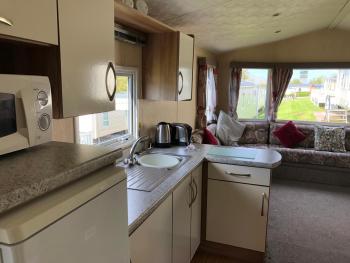 Caravan on luxury Devon holiday park, Paignton (photo 4)