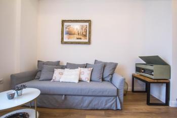 Lion's Bridge boutique 2BDRM apt, top center gem, София (фото 3)