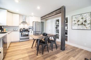 NN - Flats on 4th #1 - Downtown 2-bed 2-bath, Whitehorse (zdjęcie 2)