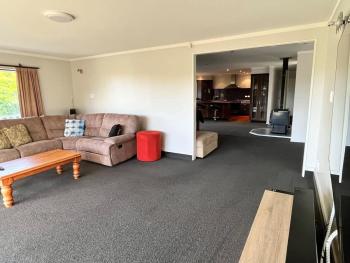 Holiday on Park Avenue, Takaka (photo 3)