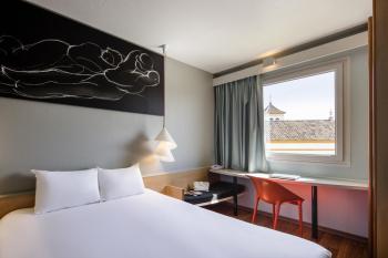 Ibis Sevilla, Севилья (фото 4)