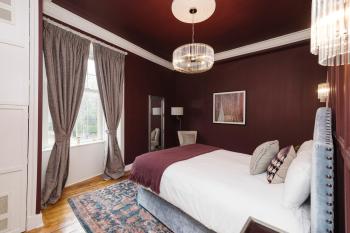 JOIVY Stylish Flat near Calton Hill, Edinburgh (photo 3)