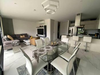 Luxury apt! Guest friendly! Great location! Jacuzzi, Gym, Security!, Medellín (foto 2)