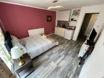 Zen Den Studio #2, London (photo 4)