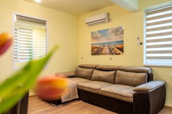 Top Location Central New & Spacious 3 BDR apt Medical Academy, Sofia (Foto 2)