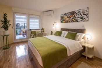 Cozy studio with a terrace near Slavija square, Sajmište (fotografie 4)