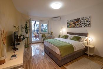 Cozy studio with a terrace near Slavija square, Sajmište (fotografie 5)