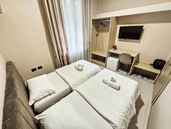 Sunflower Twin room, Tirana (photo 5)