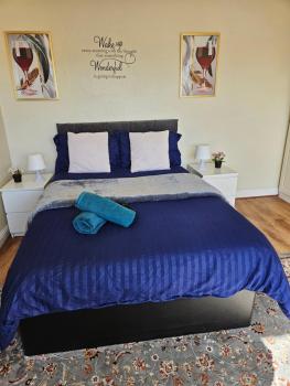Homely double bed, TV, Wi-Fi and garden, Leeds (Foto 5)