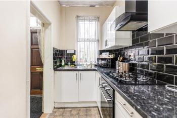Bright sunny, double bed with garden, TV and Wi-Fi, Leeds (Foto 2)