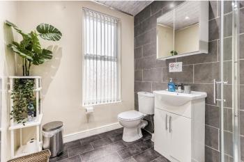 Bright sunny, double bed with garden, TV and Wi-Fi, Leeds (Foto 3)