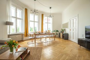 KAISER 02 by ROCKCHAIR Apartments l SUPERHOST Status l 3 Bedrooms Boxspringbeds 2 Bathrooms l Cozy Family & Business Flair 155 sqm 3 Balcony 2nd Floor Elevator up to 10 guests welcomes you!, Berlin (zdjęcie 2)