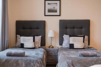 Aston Apartment 11 Lichfield Road Birmingham B6 5RW HS2 Contractors - NEC - Birmingham Airport - BCU & Aston University Min Term booking -28 days, Birmingham (photo 2)