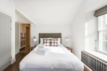Cool urban apartment with stunning Castle views, Edynburg (zdjęcie 5)