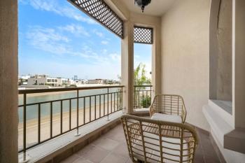 Beachfront Dubai Villa for 10 Guests with Full Kitchen & View, Dubaj (fotografie 2)