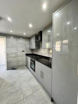 Double Room E13, London (photo 3)