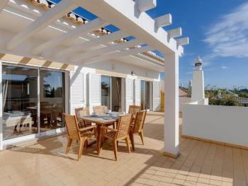 House with garden and private pool, Lagos (foto 4)