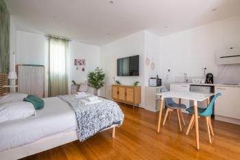 Le Bambou: Grand studio au calme, Climatisé, 5 min de la Gare, Bordeaux (Foto 5)