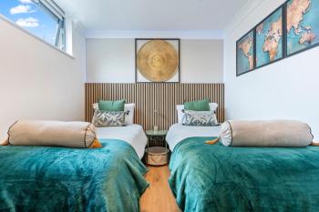Central Birmingham 2 Bed with Balcony and City Views, Birmingham (photo 4)
