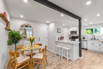 Secret & Cozy Renovated Cottage Near Costco I99, Shoreline (foto 3)