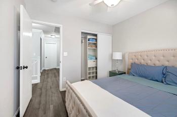 Modern Home in Las Vegas Near Strip with Pool and Jacuzzi, Las Vegas (foto 3)
