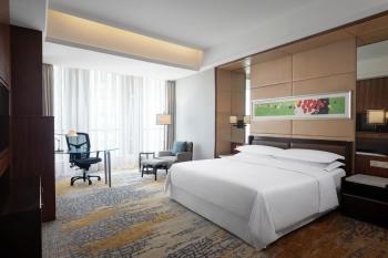 Sheraton Grand Shanghai Pudong Hotel & Residences, Shanghai (photo 4)