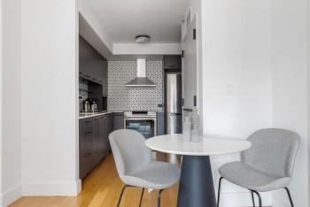 East Village 2br w doorman nr Union Square NYC-1155, Нью-Йорк (фото 5)