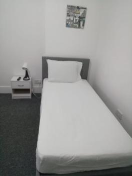 Single Room Shared bathroom Free Street Parking Near Anfield LFC, Ливерпуль (фото 4)