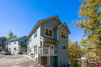 Dog Friendly, 3-Decks, Indoor Pool, Hot Tub with Arcade, Pigeon Forge (photo 2)