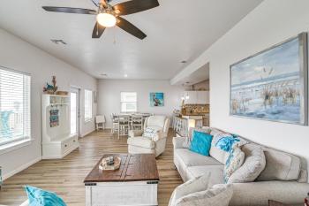 2 Decks, Patio and Views Beachfront Texas Retreat, Surfside Beach (photo 4)