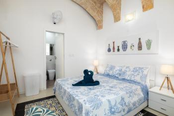 Modern Traditional Apartment with Maltese Internal Court Yard - Designed with Traditional Stone and Tiling, Valletta (fotografie 4)