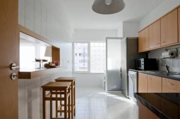NEW Home Office - Free Wifi & Parking - Self Check-in - Daikin Airco, Lisbonne (photo 5)