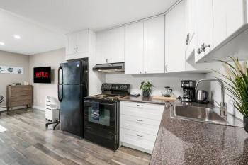 Modern & Unique Studio Unit, Edmonton (zdjęcie 2)