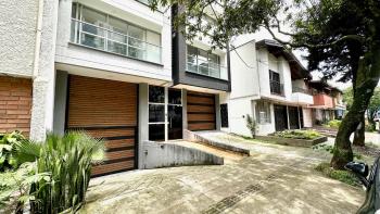Apartamento moderno en conquistadores, excelente ubicación, Medellín (fotografie 2)