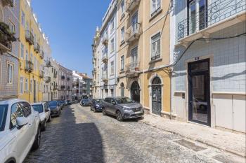 WHome Lisbon's Elite A Stylish & Modern Studio w Patio, Lisbon (photo 2)