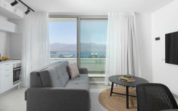 סוויטות עם נוף וצמודות לים במתחם SeaSide היוקרתי עם בריכה - By SEAELO EILAT, Ejlat (fotografie 5)