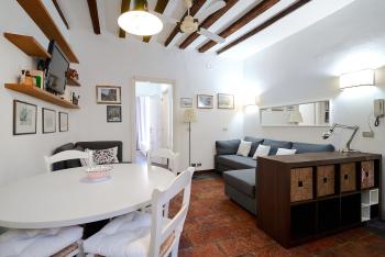 Xenia Apartments - Rustic and cozy apartment in Navigli, Milan (photo 5)
