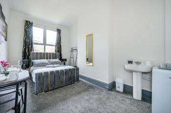*RG7H*For your relaxed & Cosy Free Parking, Leeds (Foto 2)