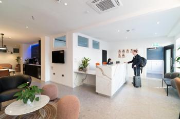 PREMIER SUITES Edinburgh Fountain Court, Edinburgh (photo 5)