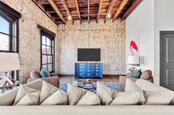 Spacious Loft - Riverfront Views - Walk to Arch, Casino, Conventions, Saint Louis (photo 3)