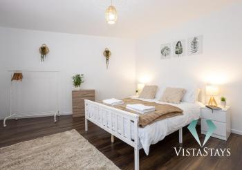 Spacious 5BDR House By Vista Stays Short Lets & Serviced Accommodation Manchester With Free WiFi, Parking & Netflix, Manchester (fotografie 2)
