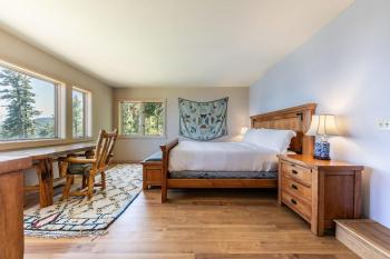4BD with Lake Views Near Beach and Slopes, Tahoe City (photo 4)