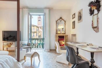 Billie's Flat WHITE - art & design apt in Verona historic centre, Werona (zdjęcie 3)