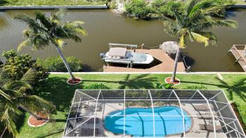 Camille with Boat MUST SEE modern furniturePool, Cape Coral (foto 5)