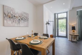 Homely Berlin - Luxury Loft, Modern, Near Kurfürstendamm I Cafe, Berlin (photo 4)
